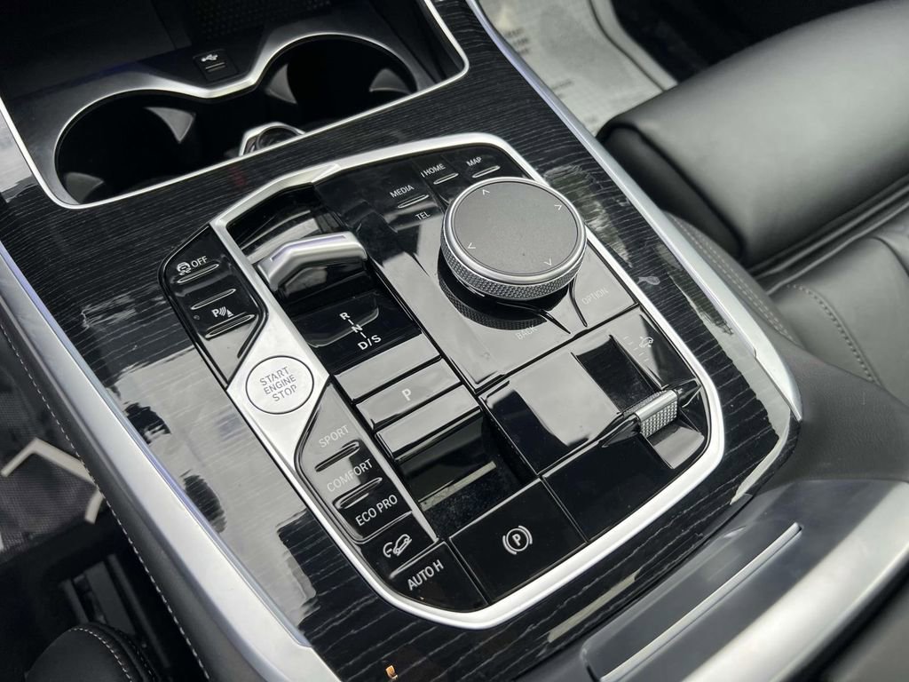 Used 2024 BMW X7 xDrive40i w/ M Sport Package image 23