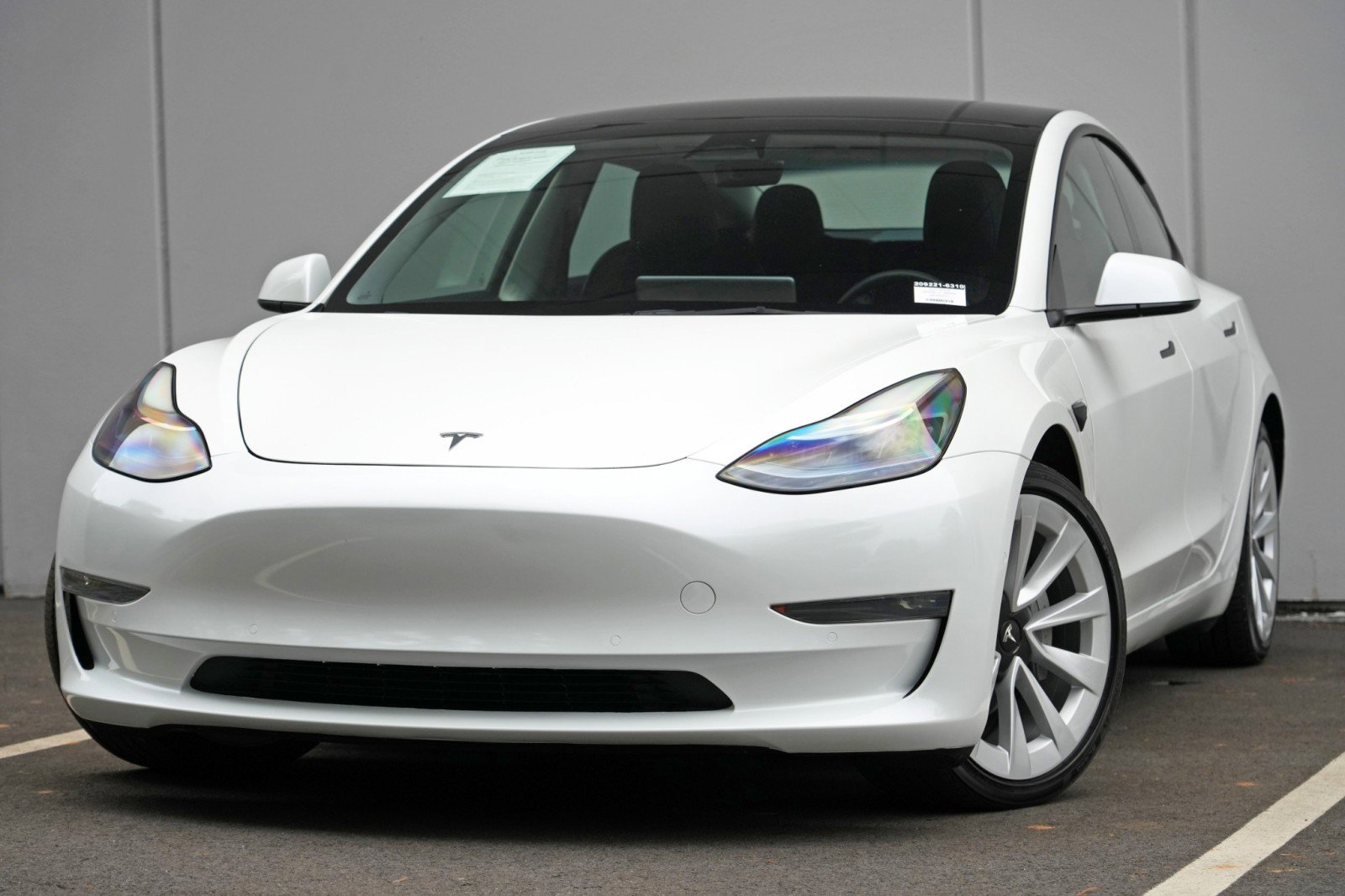 Used 2022 Tesla Model 3 Long Range AWD/4WD image 3