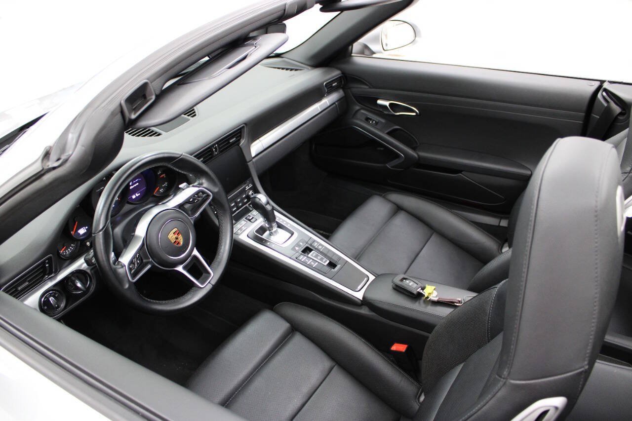 Used 2017 Porsche 911 Carrera image 48