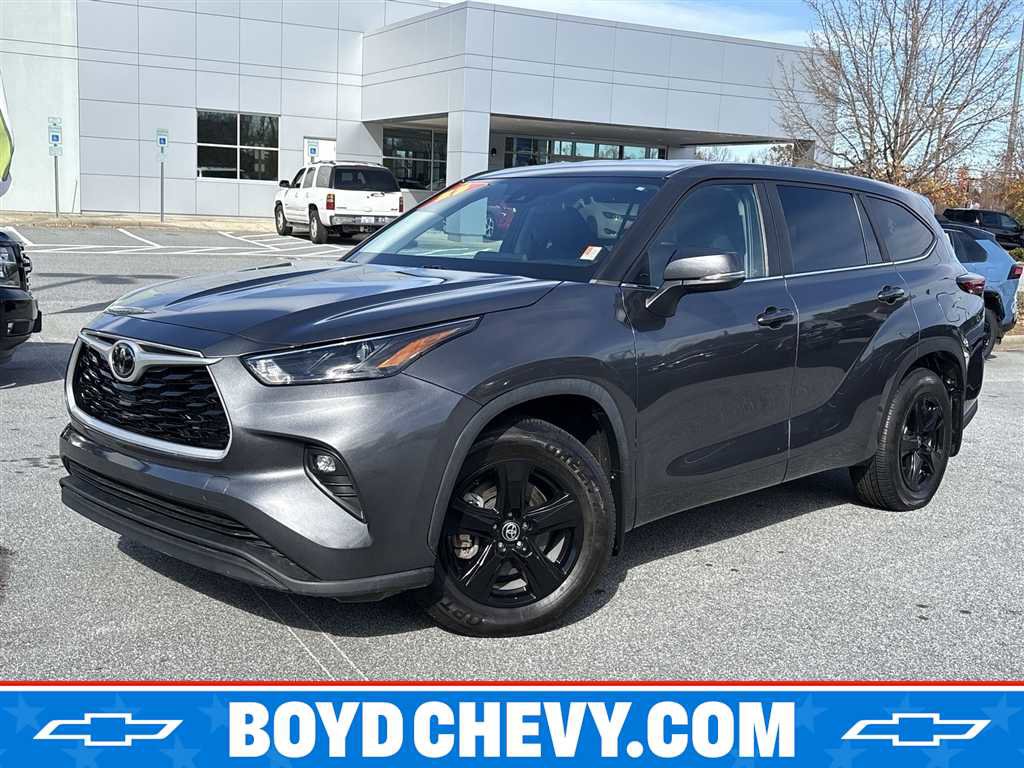 Used 2023 Toyota Highlander LE
