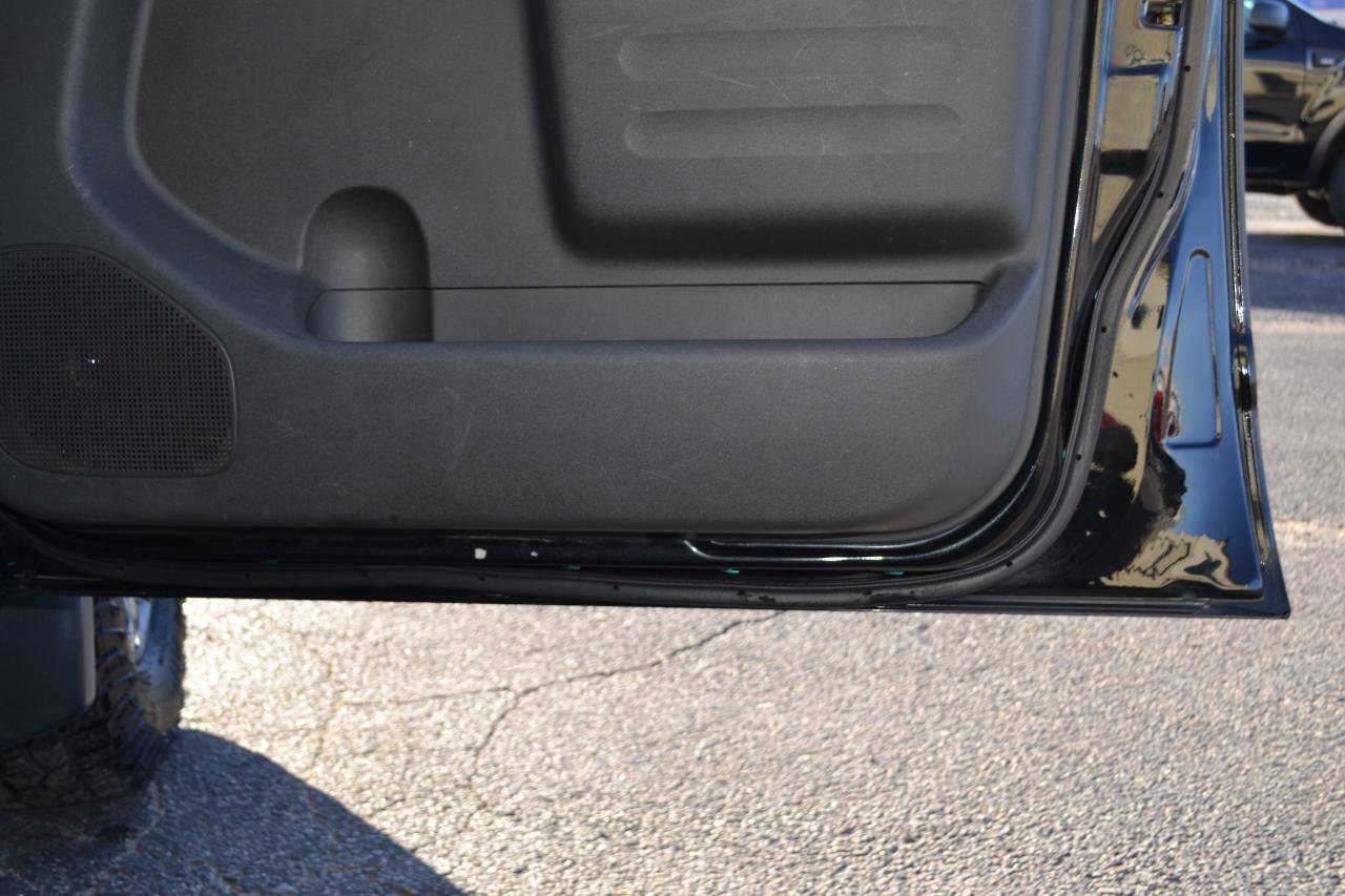 Used 2016 Nissan Frontier PRO-4X w/ Pro-4x Luxury Package image 36