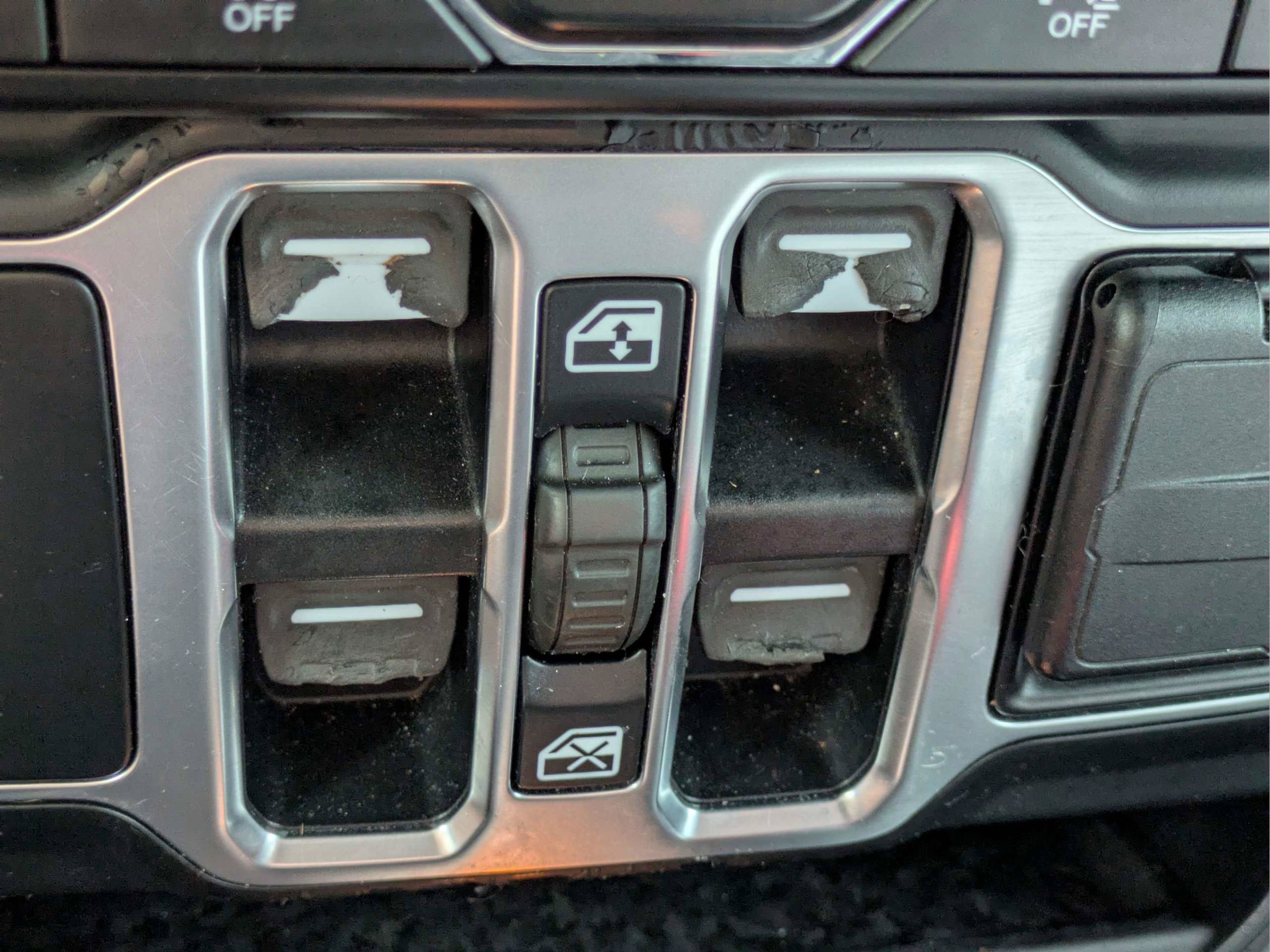Used 2020 Jeep Gladiator Sport w/ Quick Order Package 24S AWD/4WD image 20