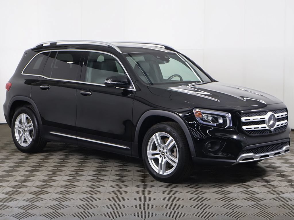 Used 2023 Mercedes-Benz GLB 250 4MATIC image 2