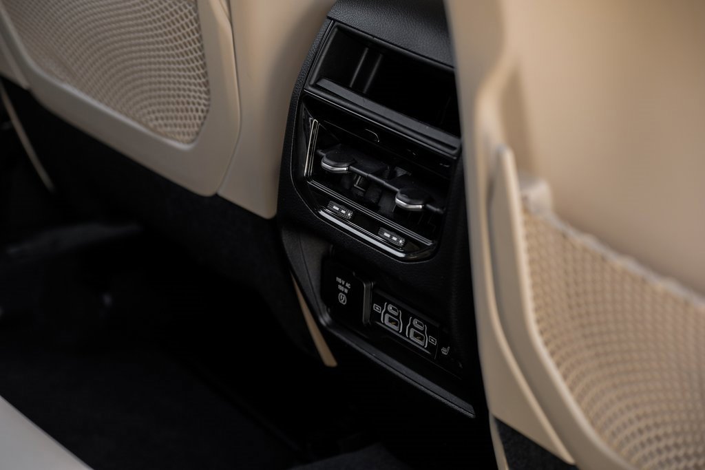 Used 2022 Jeep Grand Cherokee Limited image 49