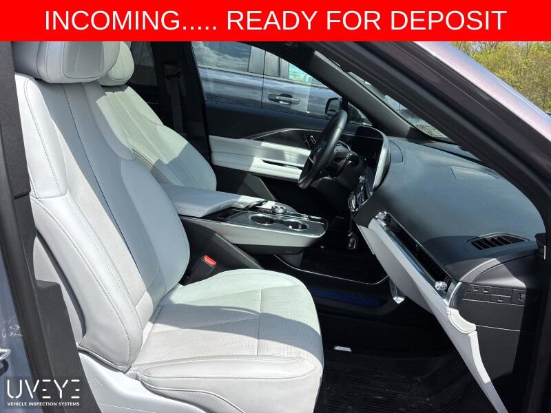 Used 2024 Cadillac Lyriq Luxury w/ LPO, Floor Liner Package AWD/4WD image 11