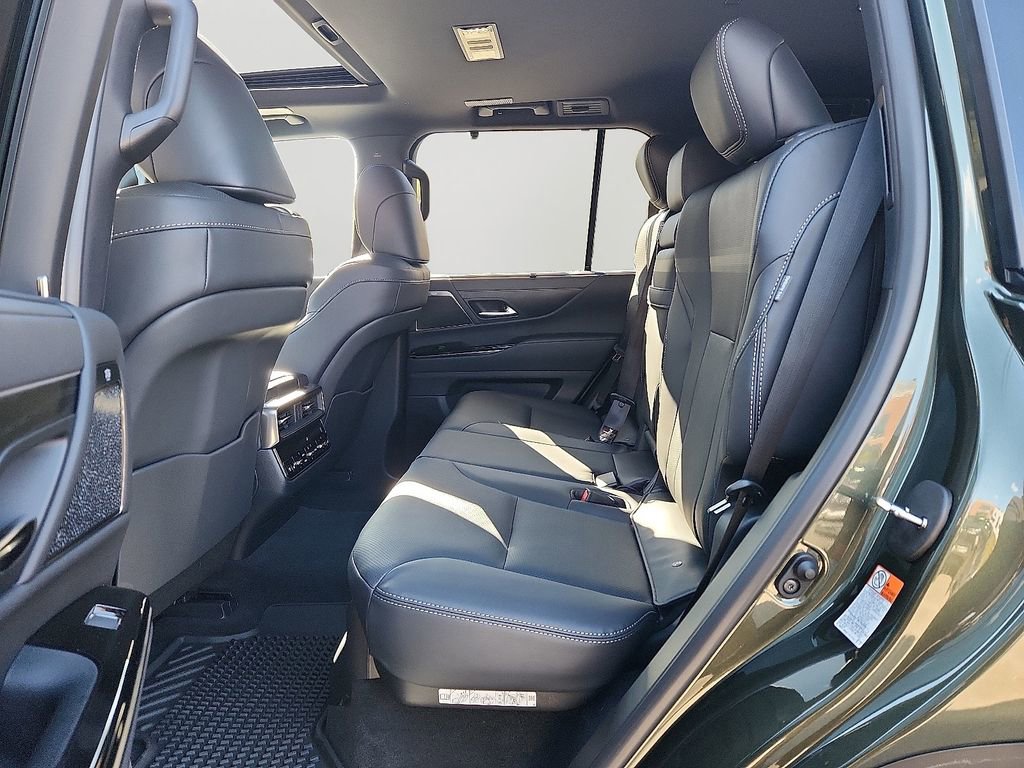 New 2025 Lexus LX 600 4WD w/ Luxury Package image 5