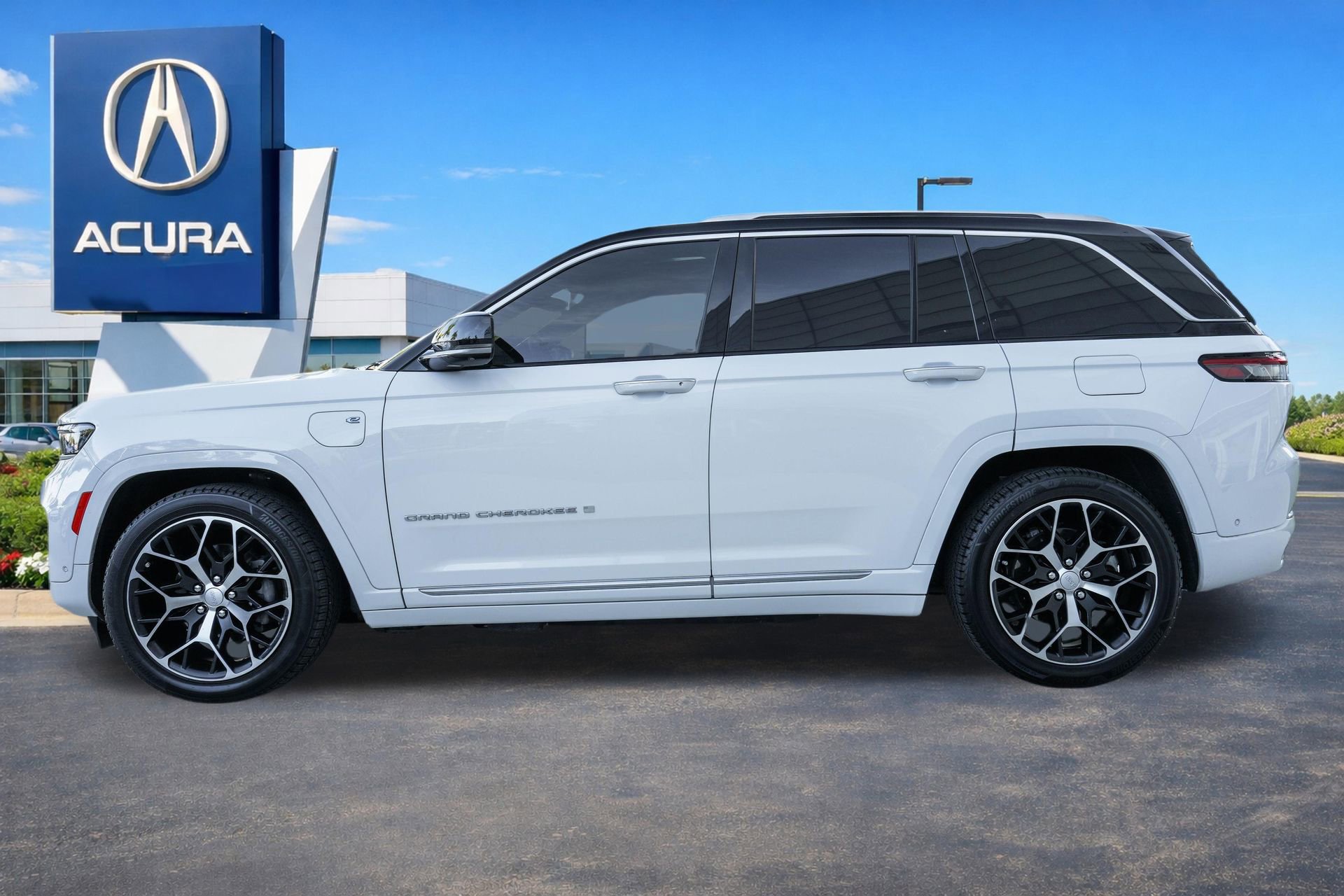 Used 2022 Jeep Grand Cherokee Summit image 26
