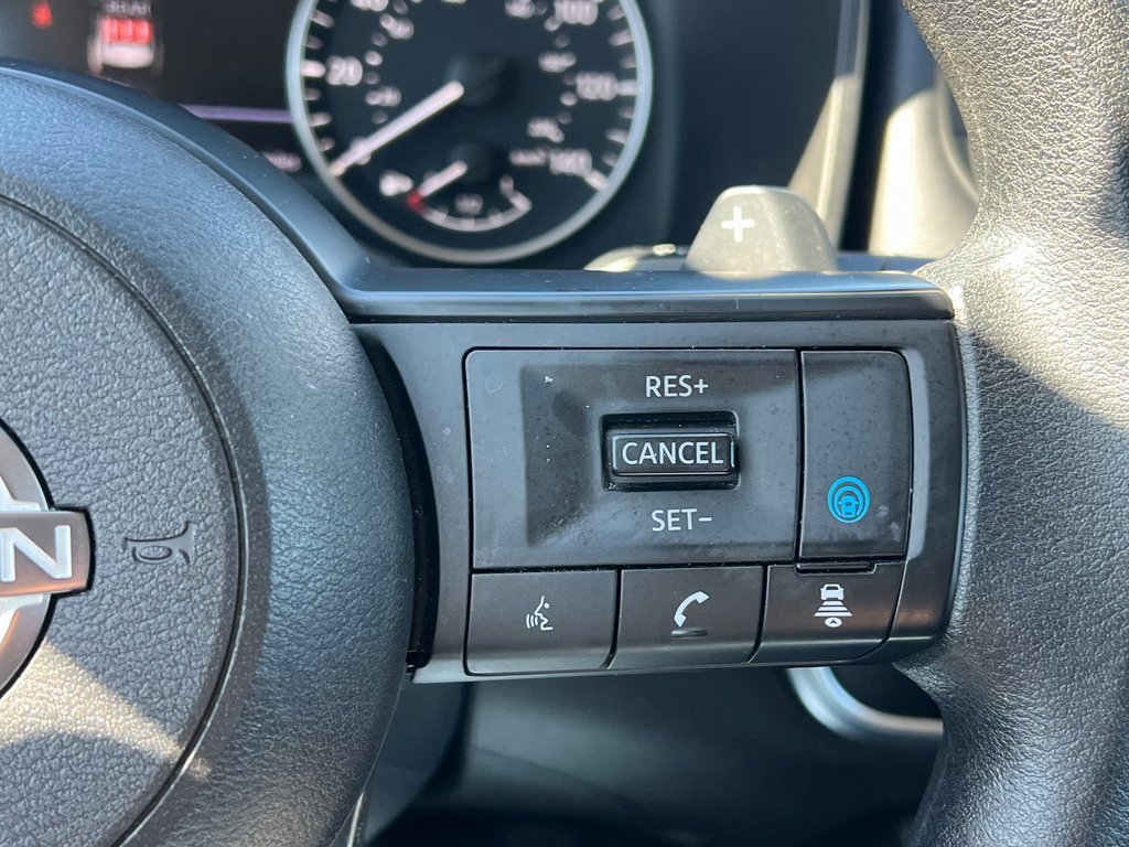 Used 2024 Nissan Rogue SV image 26