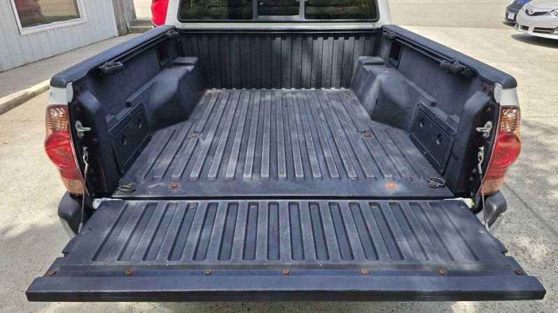Used 2006 Toyota Tacoma PreRunner RWD image 34