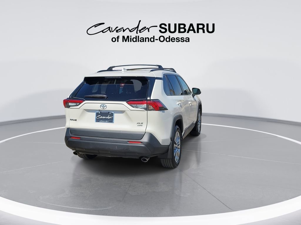 Used 2021 Toyota RAV4 XLE Premium image 8