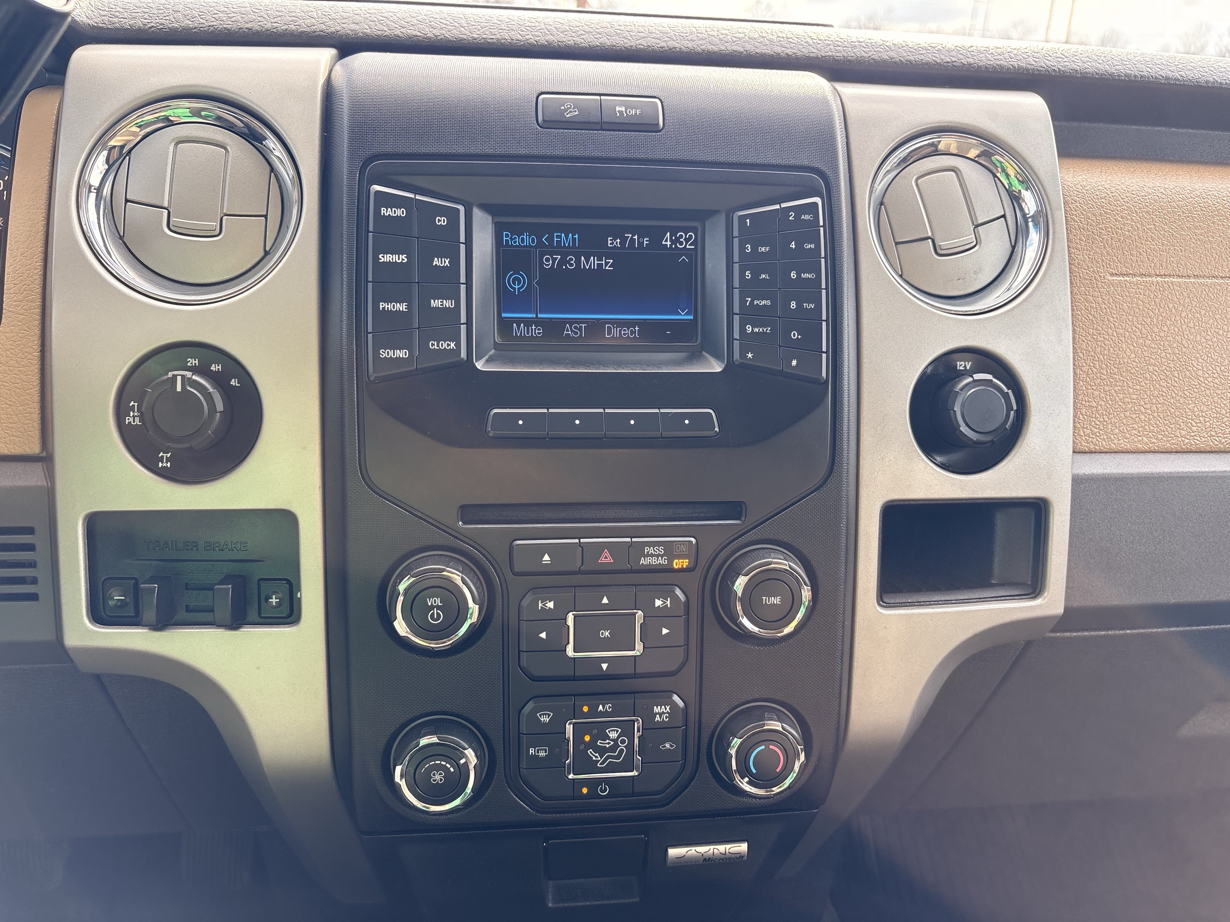 Used 2013 Ford F150 XLT w/ Luxury Equipment Group AWD/4WD image 14
