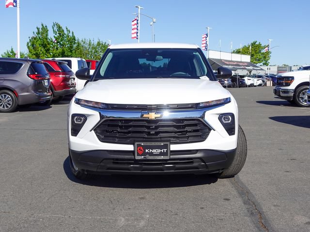 Used 2025 Chevrolet TrailBlazer LS w/ LS Convenience Package FWD image 2