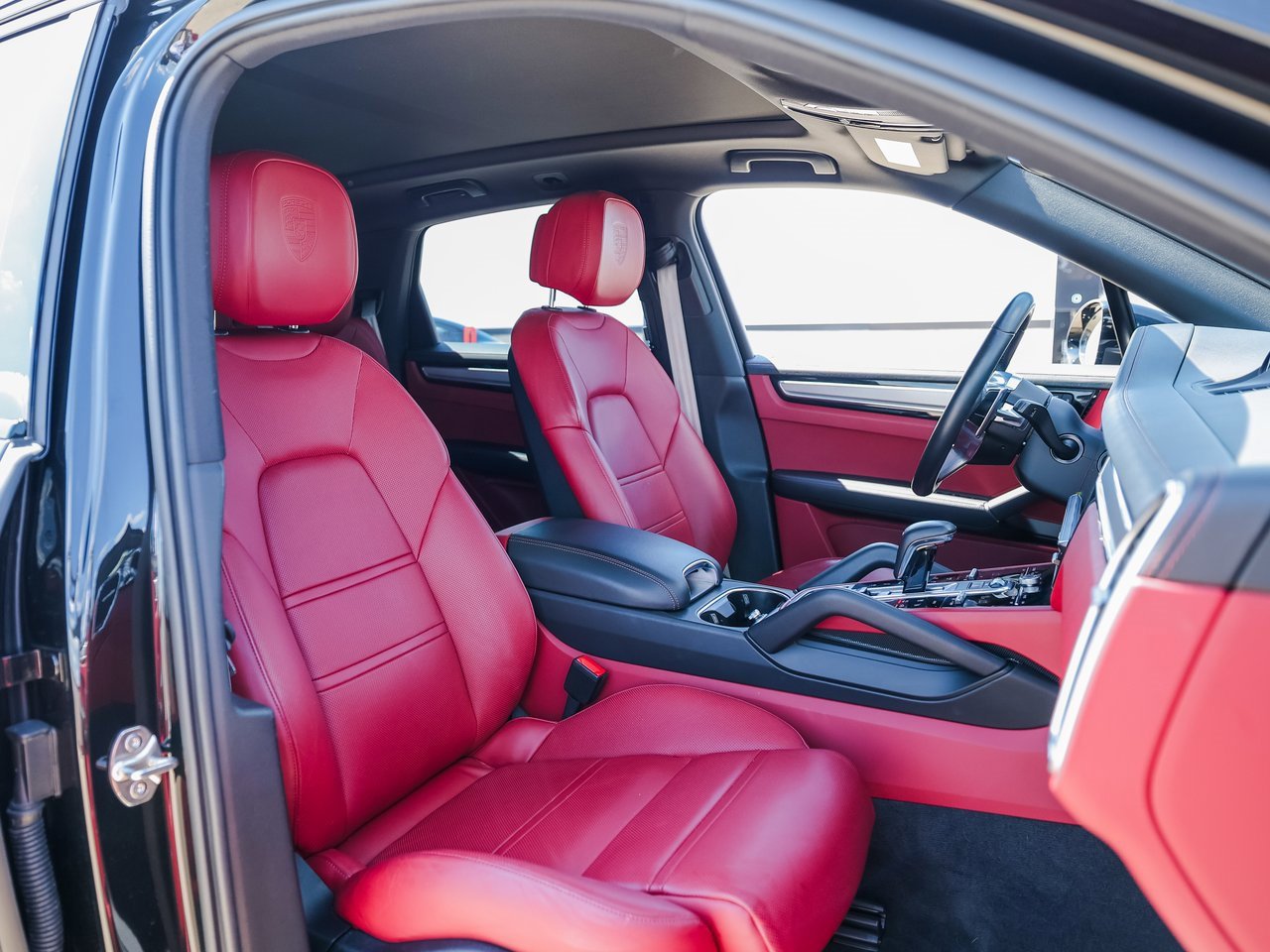 Certified 2023 Porsche Cayenne S Platinum image 28