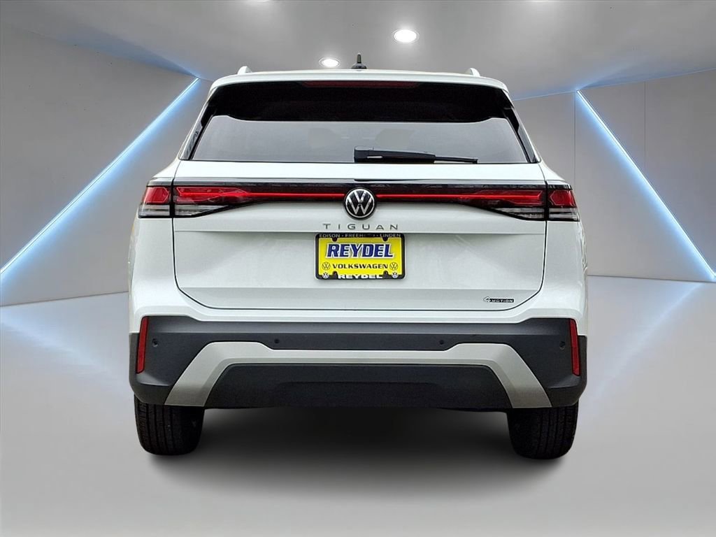 Used 2025 Volkswagen Tiguan S image 6