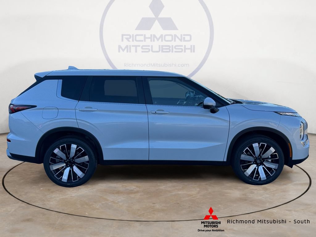 New 2026 Mitsubishi Outlander SE AWD/4WD image 2