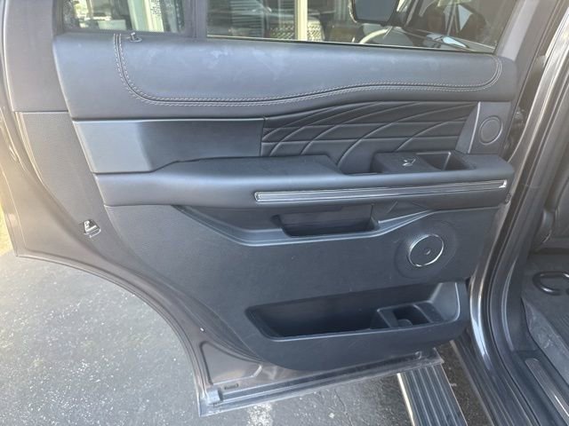 Used 2021 Ford Expedition Platinum image 38