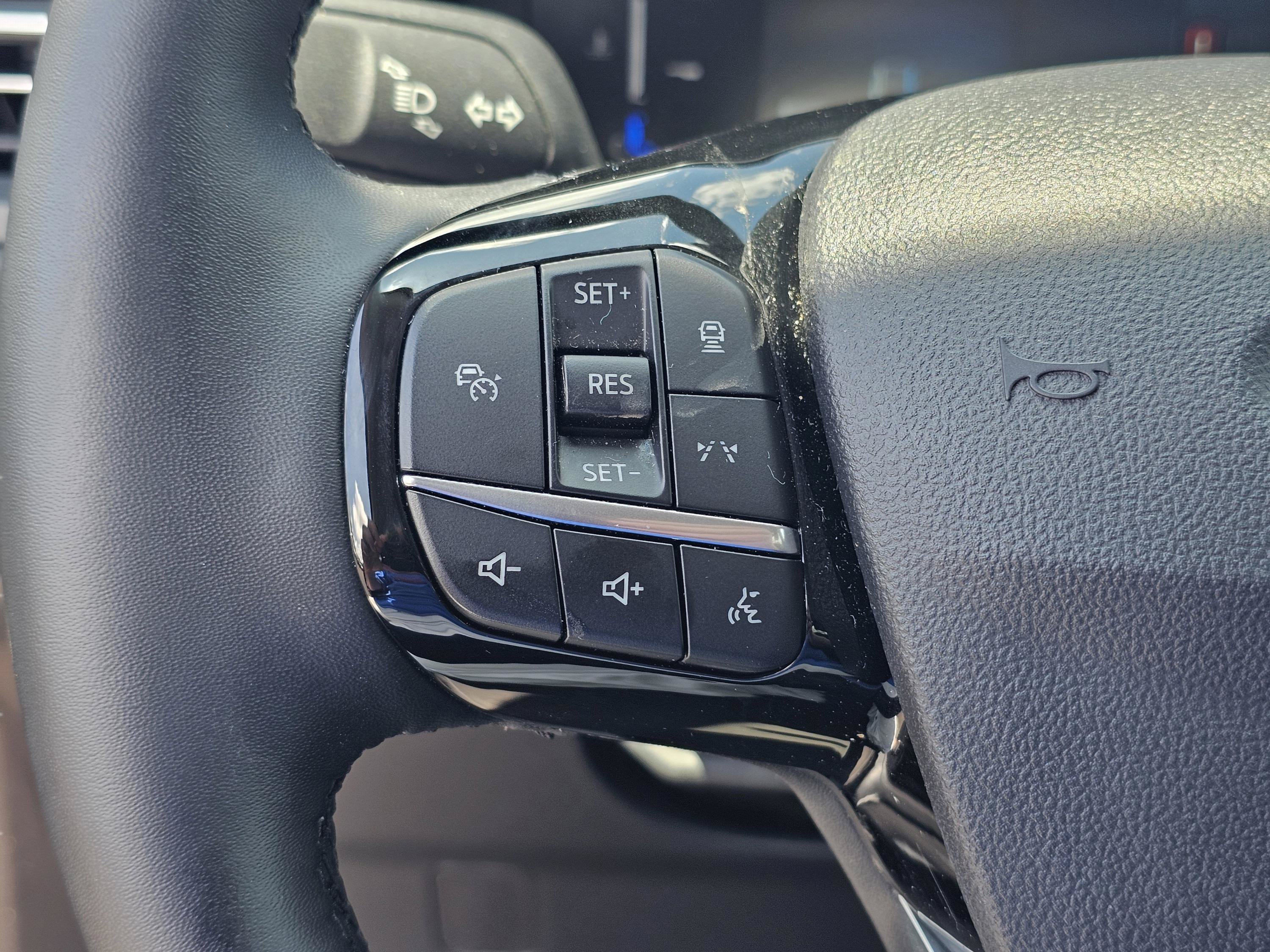 Used 2025 Ford Escape Active w/ Tech Pack #1 FWD image 21