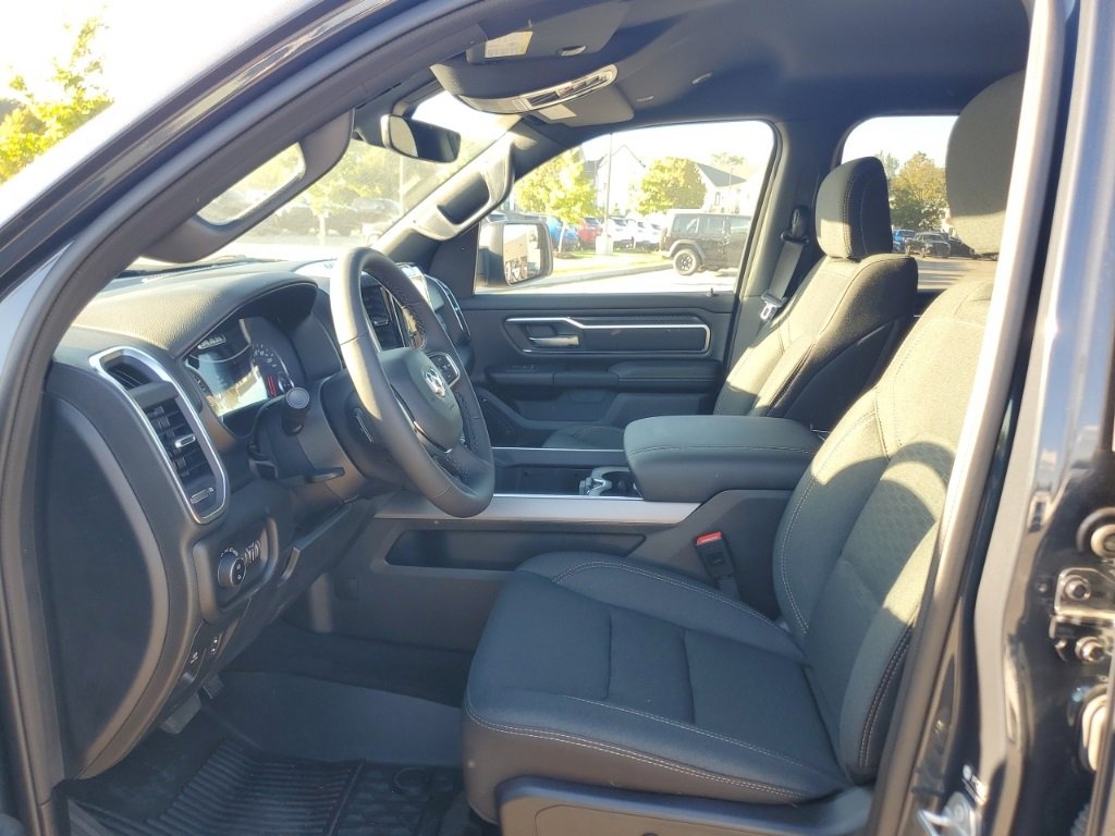 New 2026 RAM 1500 4x4 Crew Cab image 5