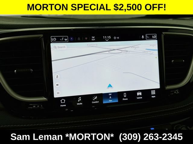 New 2027 Chrysler Pacifica Limited w/ Family Tech Group AWD/4WD image 13