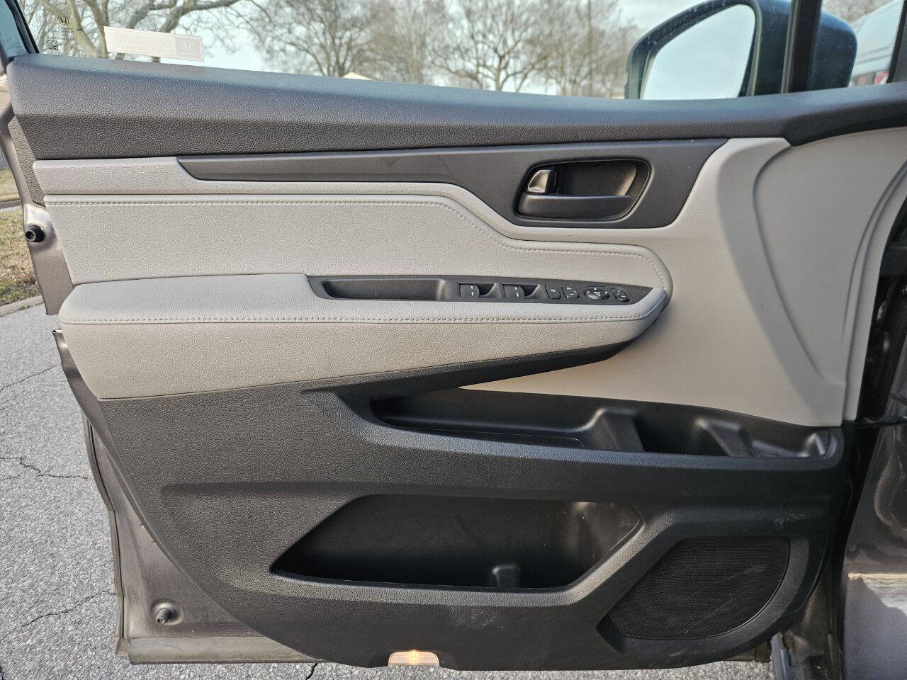 Used 2018 Honda Odyssey EX image 12