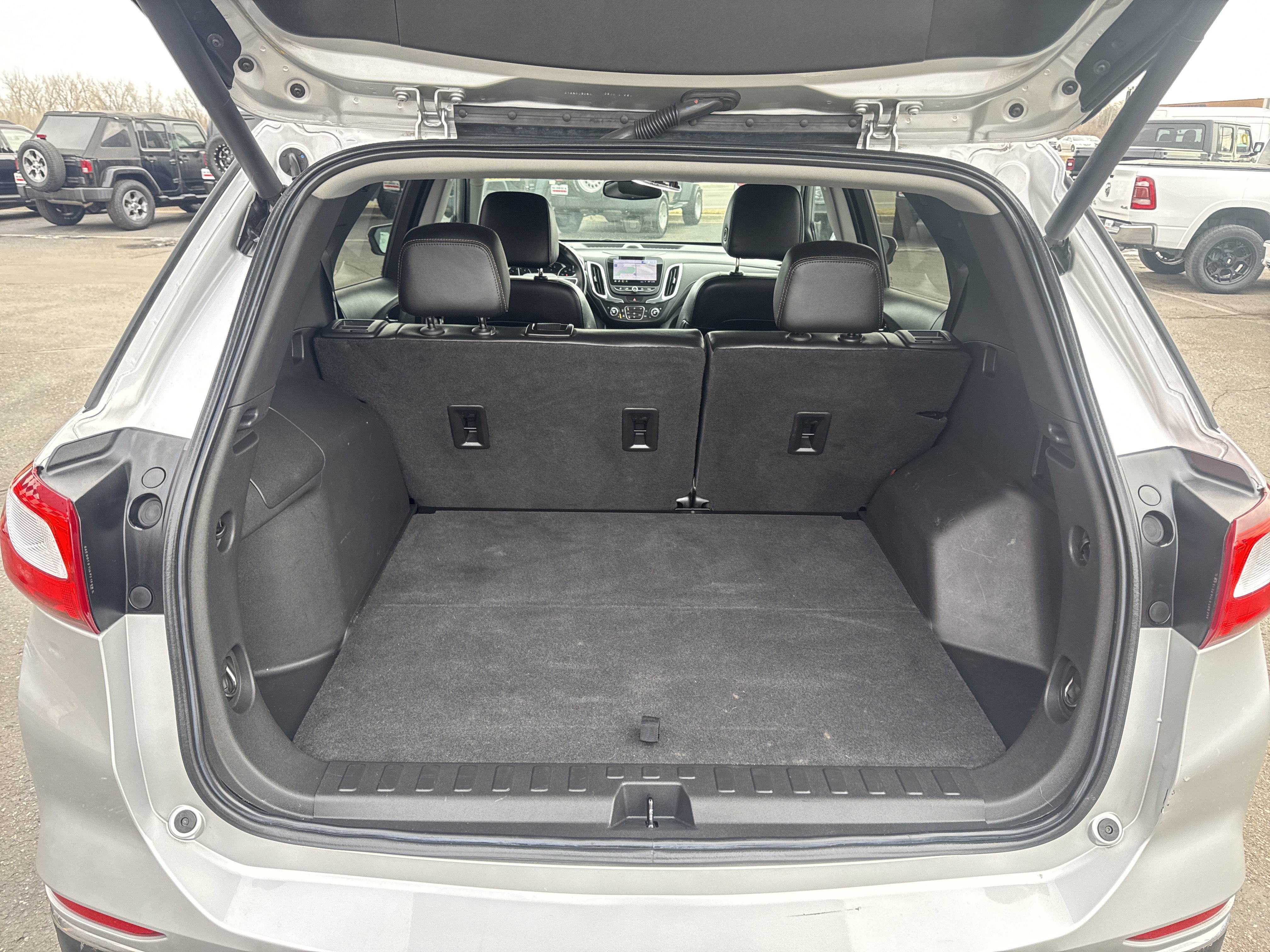 Used 2021 Chevrolet Equinox Premier AWD/4WD image 30