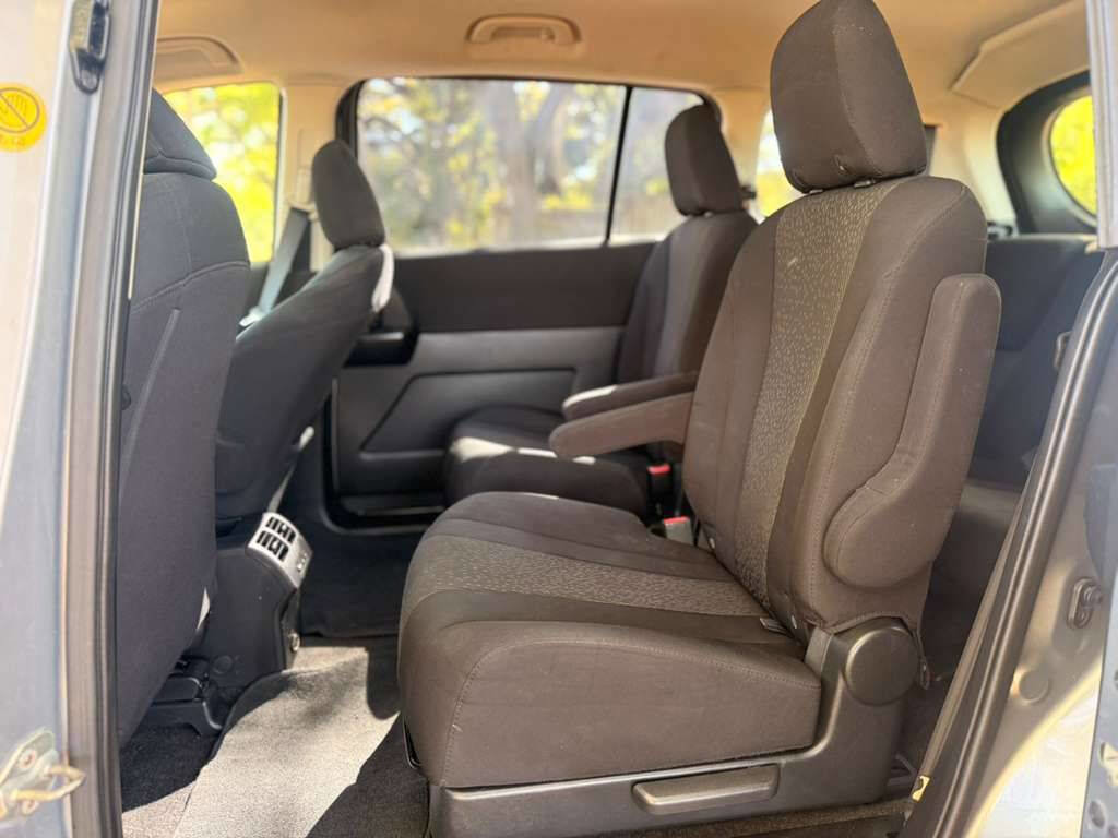 Used 2012 MAZDA MAZDA5 Sport image 11