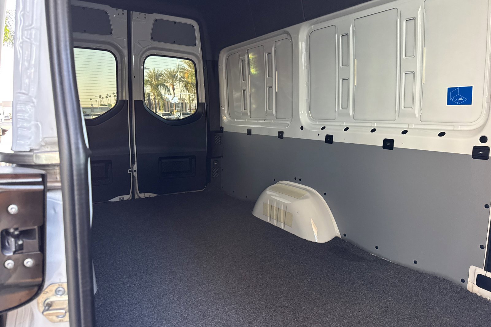 Used 2025 Mercedes-Benz Sprinter 2500 image 16
