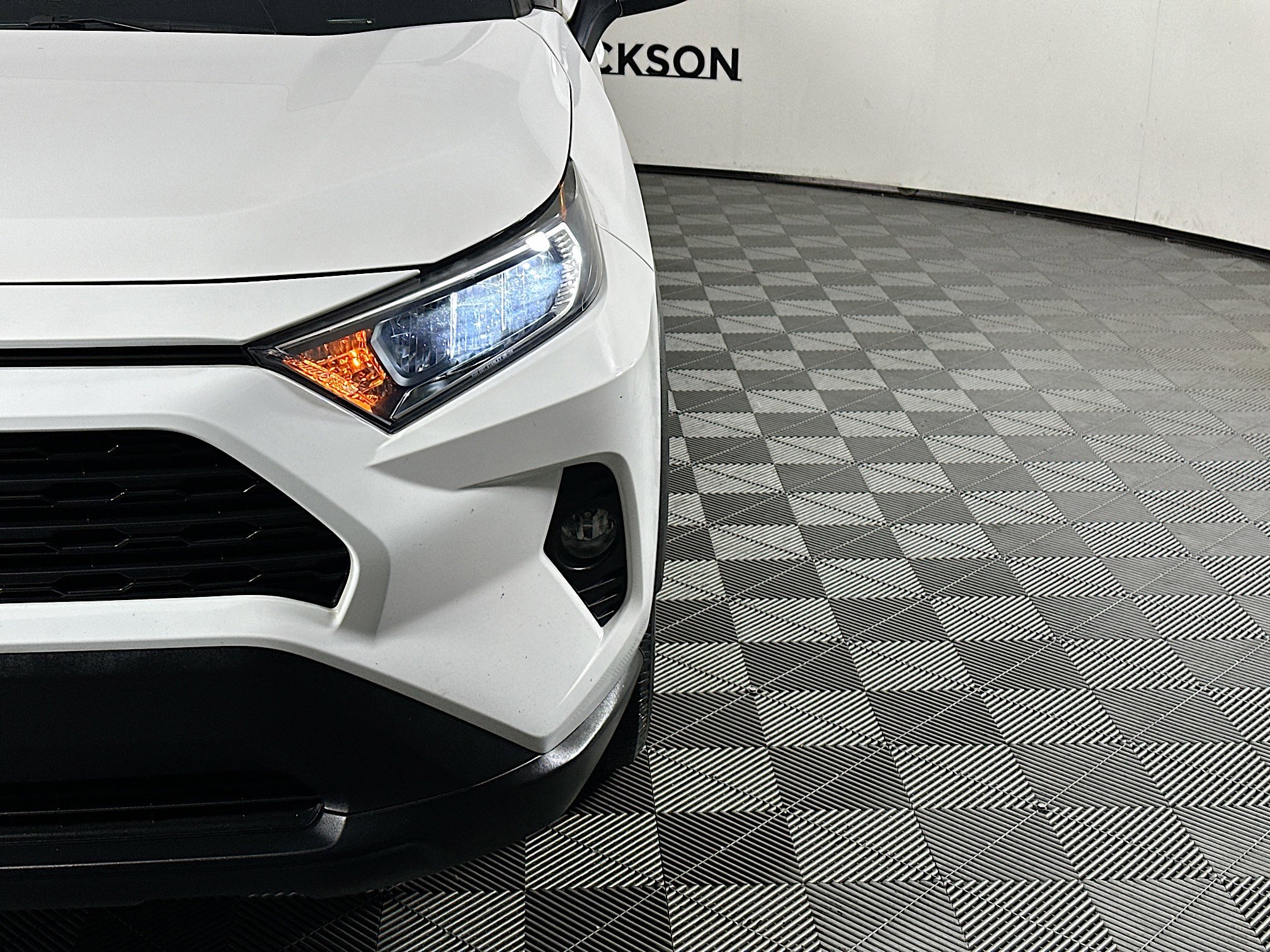 Used 2021 Toyota RAV4 XLE image 9