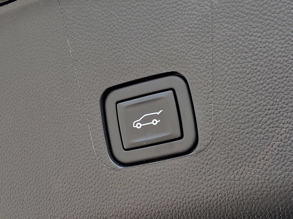Certified 2023 Chevrolet Traverse LT AWD/4WD image 28