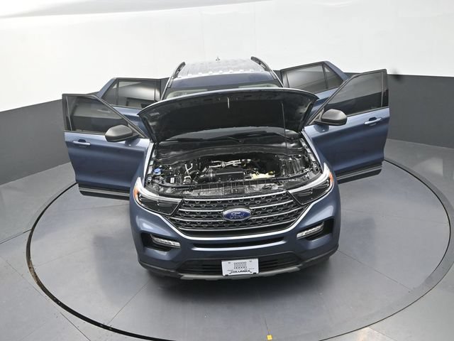 Used 2021 Ford Explorer XLT w/ Equipment Group 202A AWD/4WD image 34