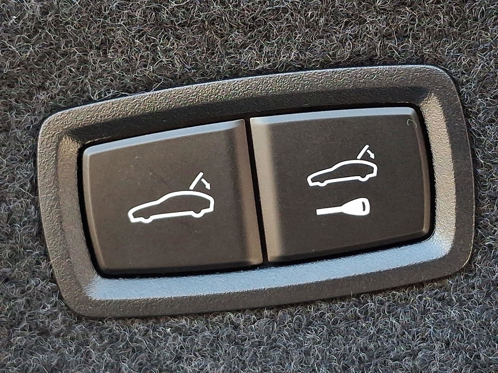 Used 2024 Audi e-tron GT Premium Plus w/ Executive Package image 30