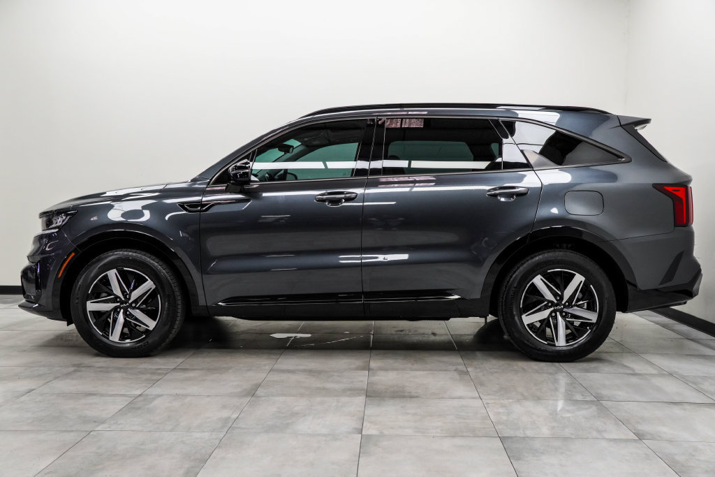 Used 2023 Kia Sorento S w/ Panoramic Sunroof Package FWD image 10