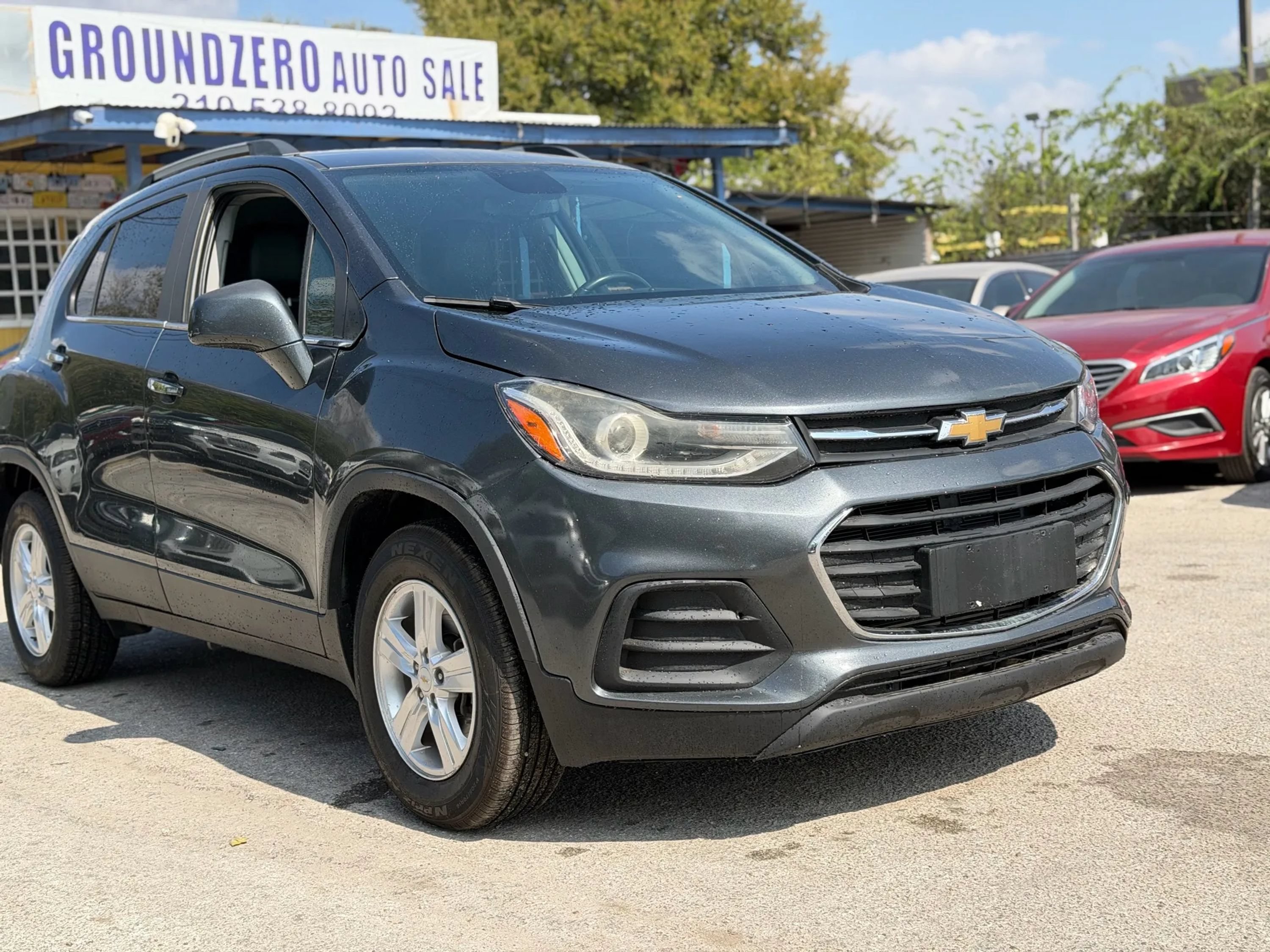 Used 2018 Chevrolet Trax LT w/ LT Convenience Package FWD image 4