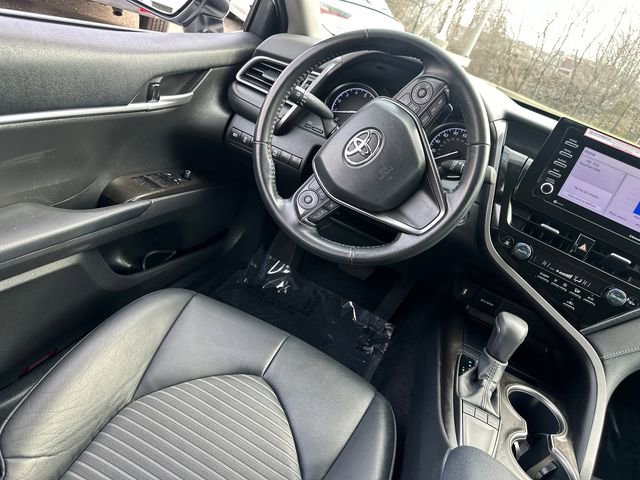 Used 2024 Toyota Camry SE w/ Convenience Package image 19