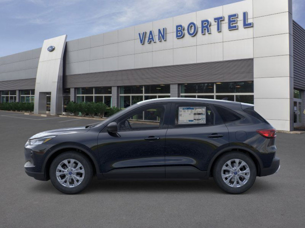 Used 2025 Ford Escape Active w/ Cold Weather Package AWD/4WD image 3