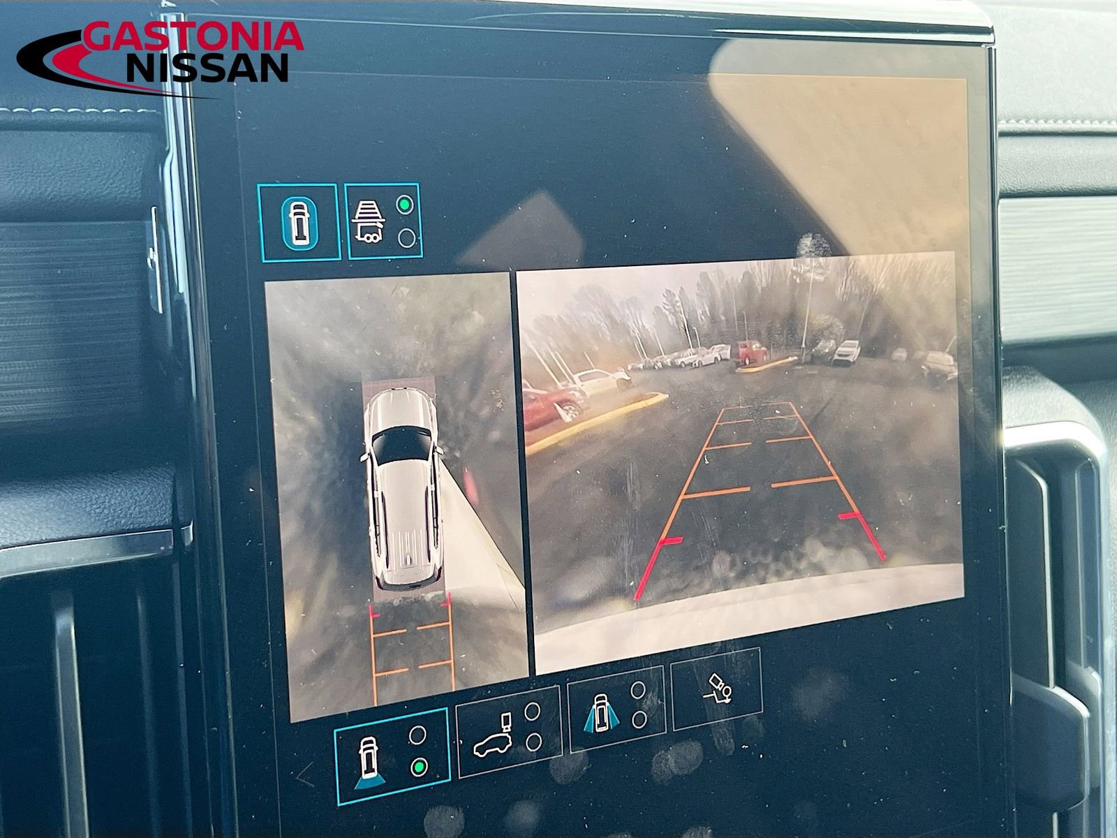 Used 2025 GMC Acadia Elevation image 18