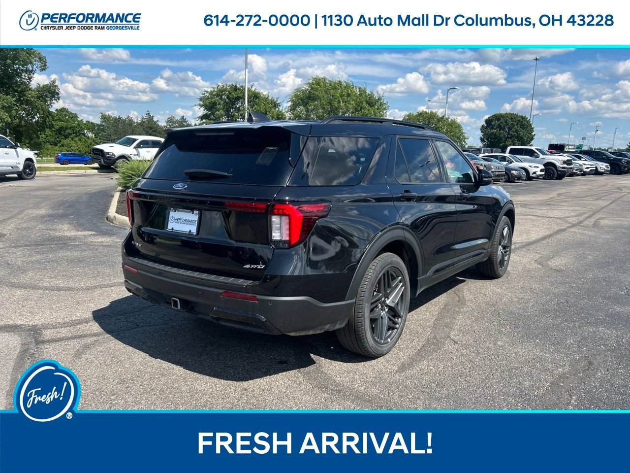 Used 2025 Ford Explorer ST-Line w/ ST-Line Street Pack AWD/4WD image 4