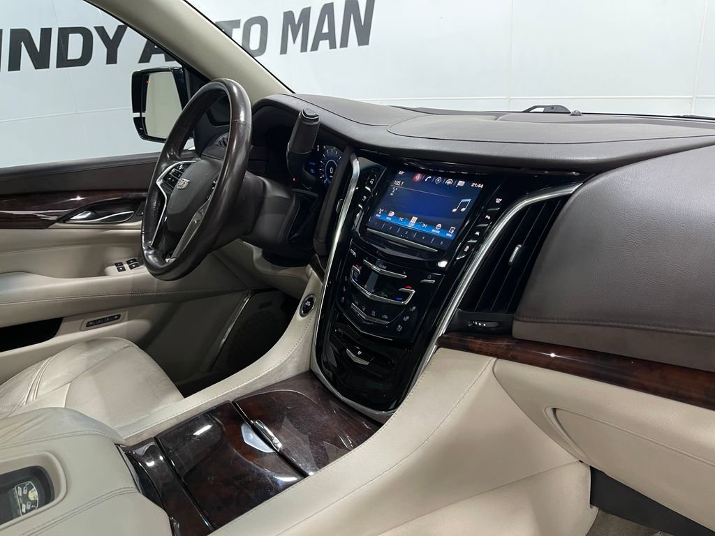 Used 2016 Cadillac Escalade Luxury image 22