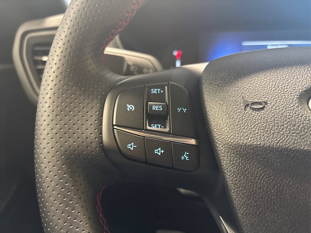 Certified 2025 Ford Escape ST-Line AWD/4WD image 32