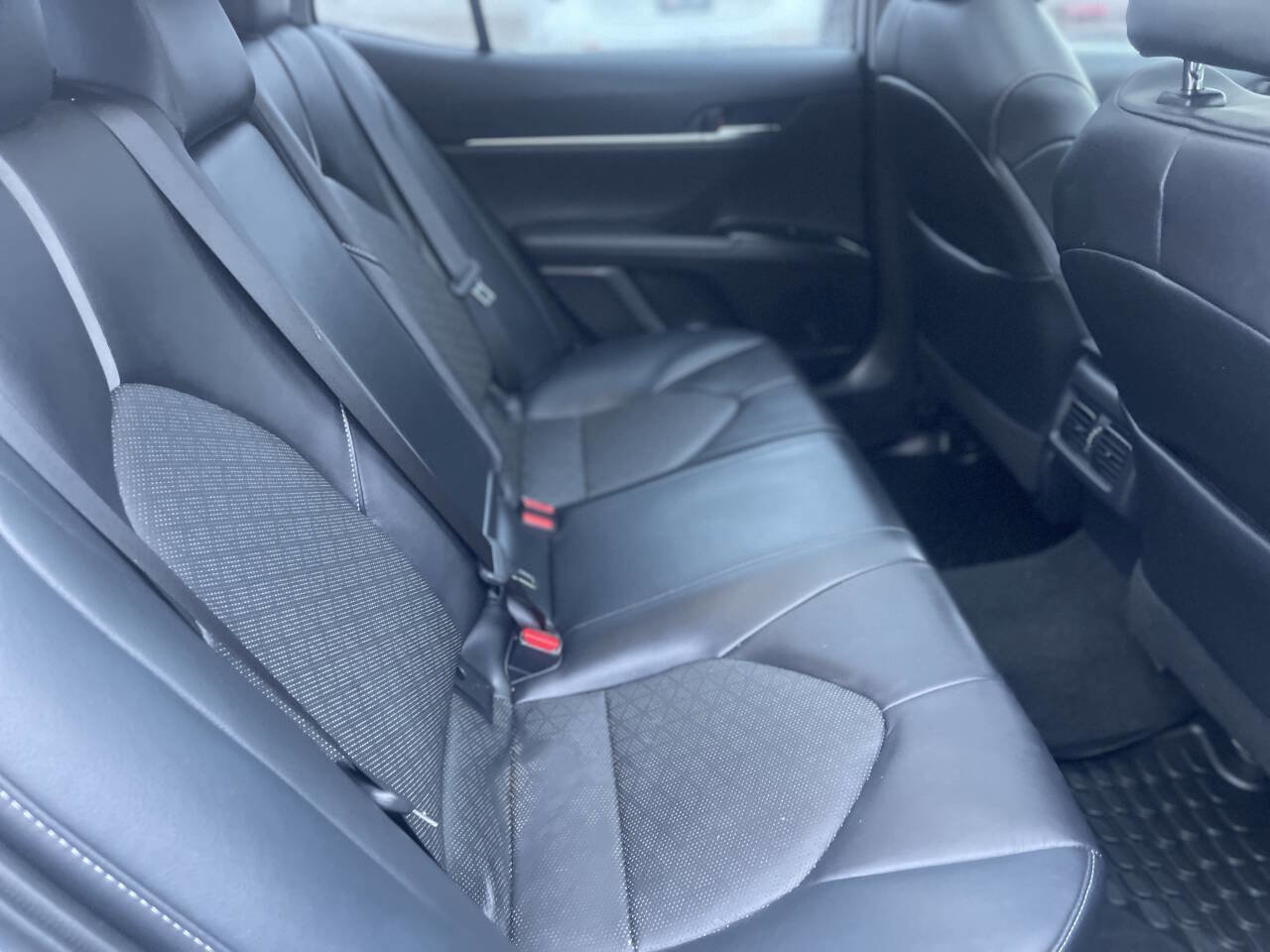 Used 2020 Toyota Camry XSE image 16