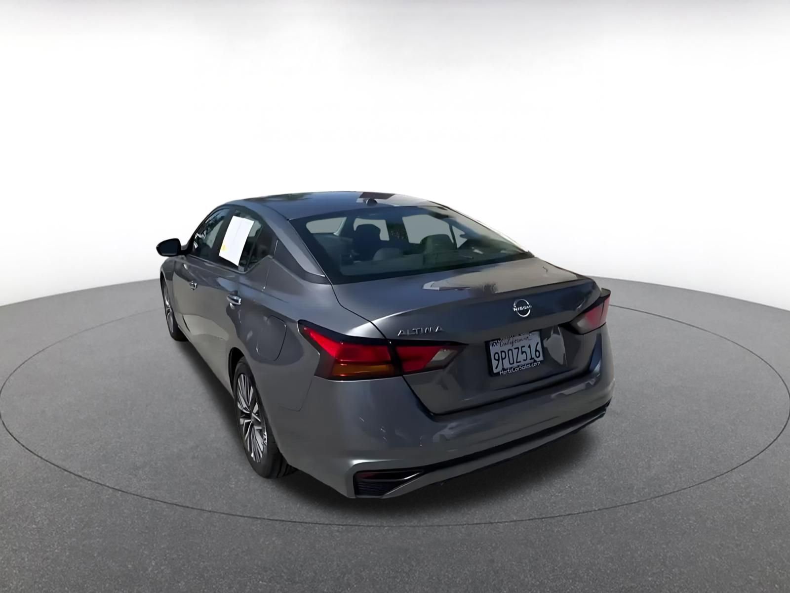 Used 2025 Nissan Altima 2.5 SV image 11