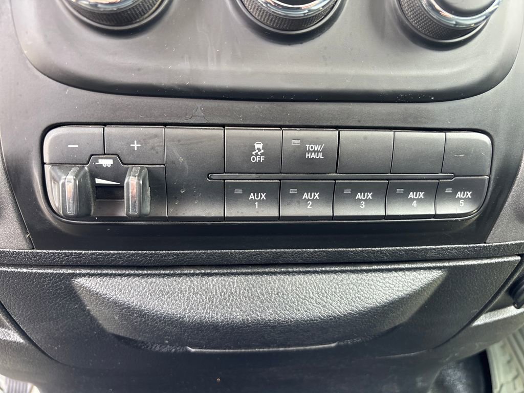 Used 2016 RAM 2500 Tradesman w/ Chrome Appearance Group AWD/4WD image 32