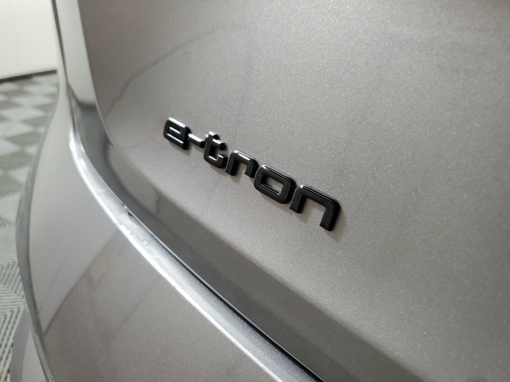 Used 2023 Audi e-tron Premium w/ Convenience Plus Package AWD/4WD image 8
