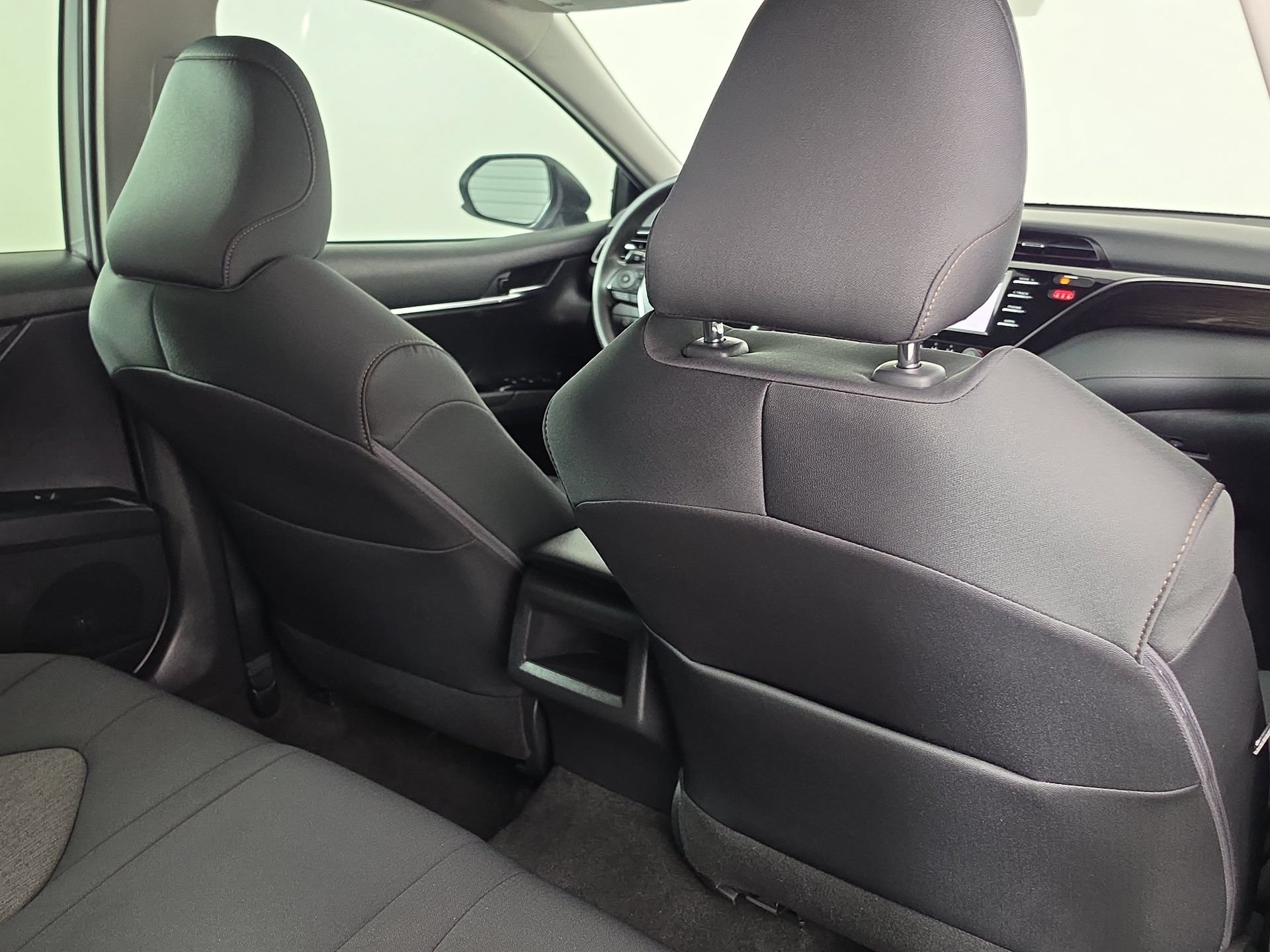 Used 2020 Toyota Camry LE FWD image 38