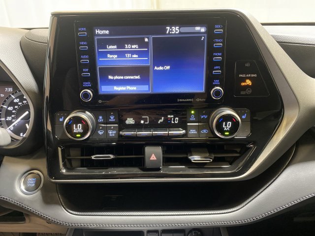 Used 2021 Toyota Highlander XLE AWD/4WD image 46