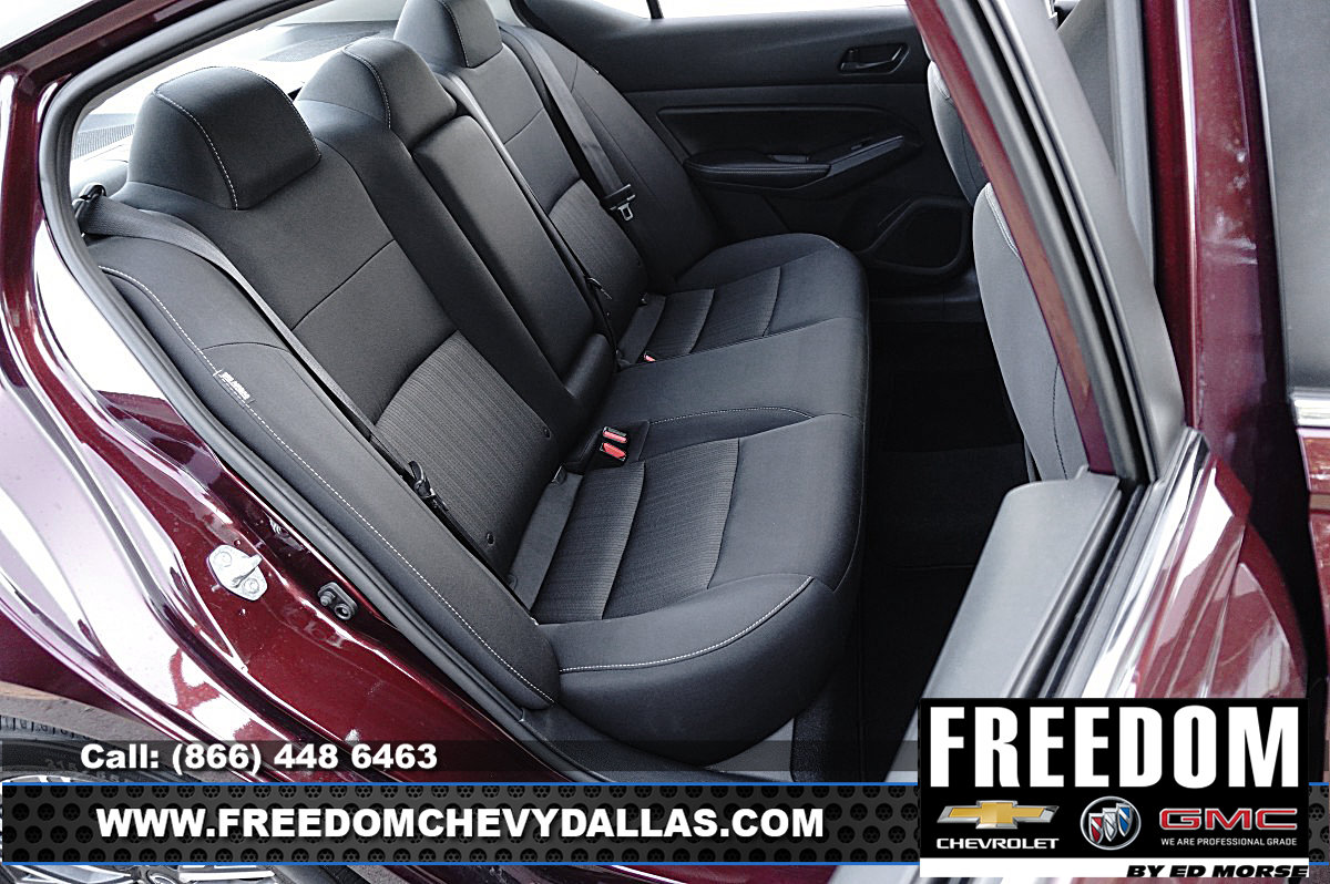Used 2024 Nissan Altima 2.5 SV FWD image 12