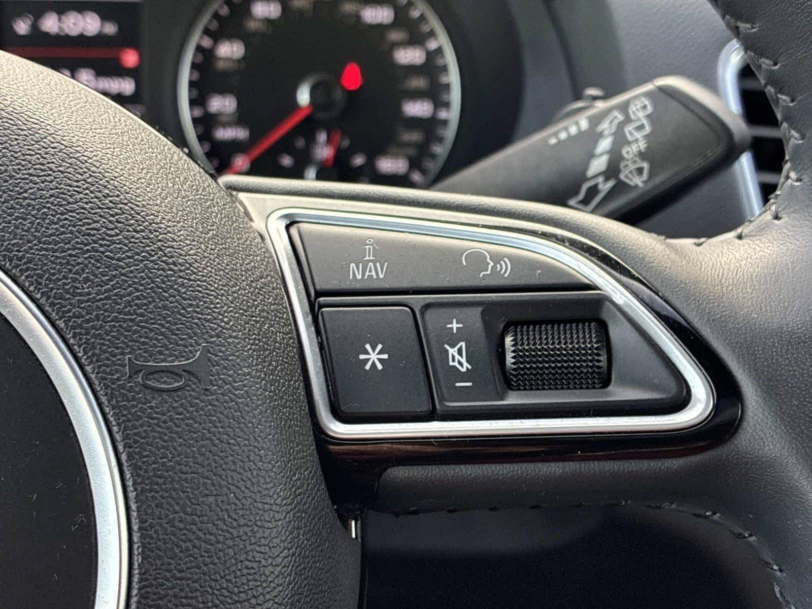 Used 2018 Audi Q3 2.0T Premium Plus w/ Premium Plus Package AWD/4WD image 37
