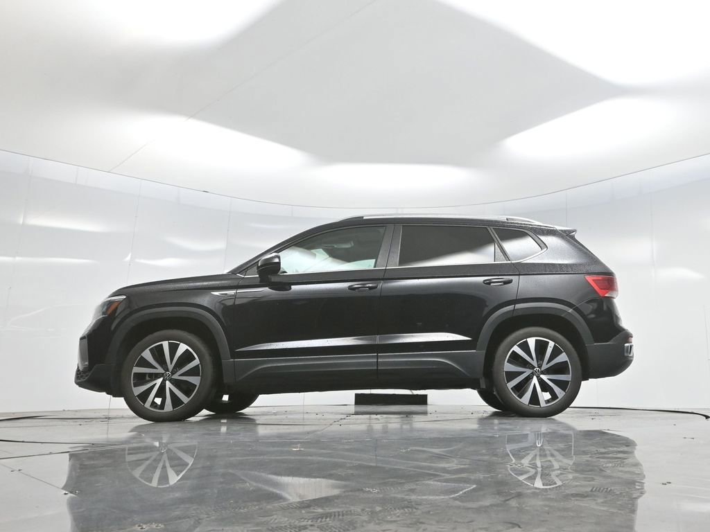 Used 2023 Volkswagen Taos SE w/ Panoramic Sunroof Package image 73