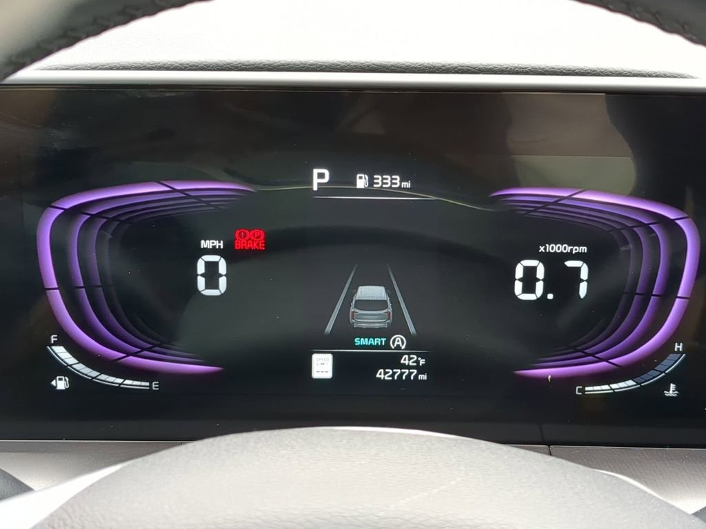 Used 2025 Kia Telluride S image 16