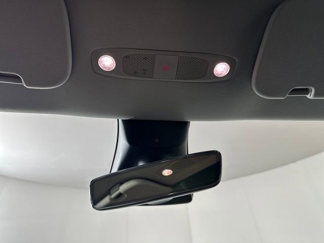 Used 2022 Tesla Model Y Long Range image 26